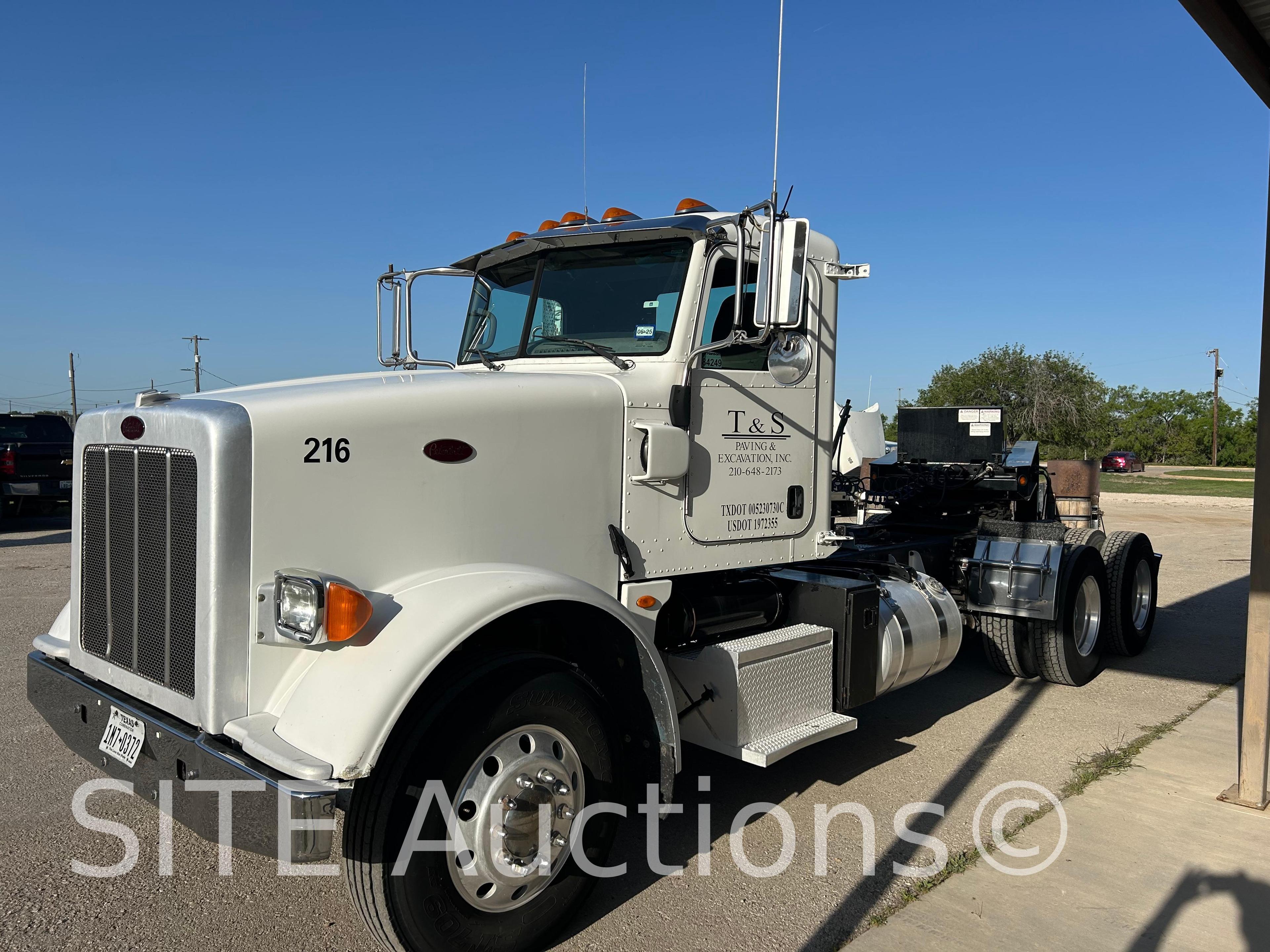 2012 Peterbilt 367 T/A Daycab Truck Tractor