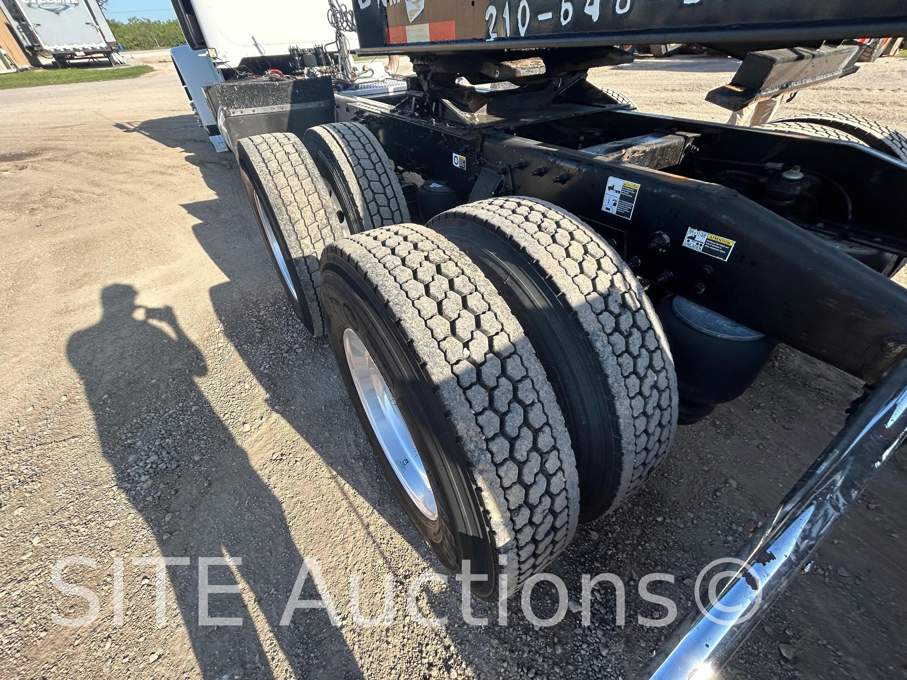 2012 Peterbilt 367 T/A Daycab Truck Tractor