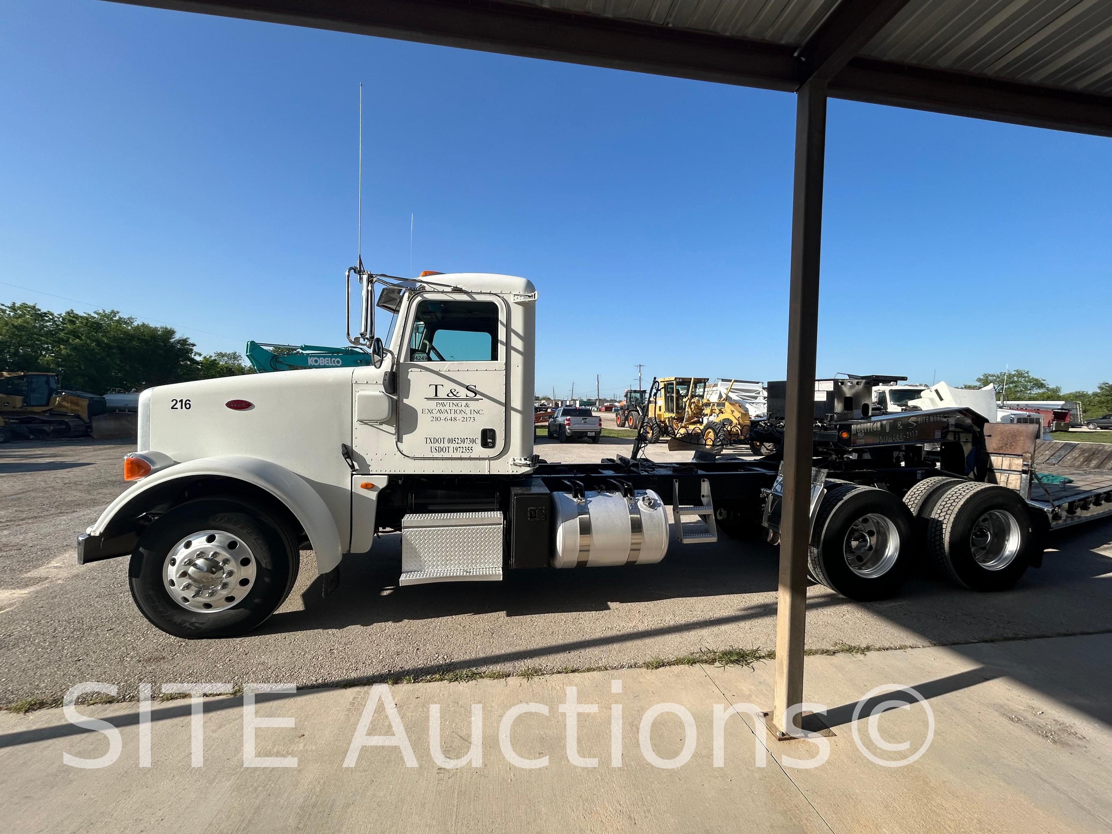 2012 Peterbilt 367 T/A Daycab Truck Tractor