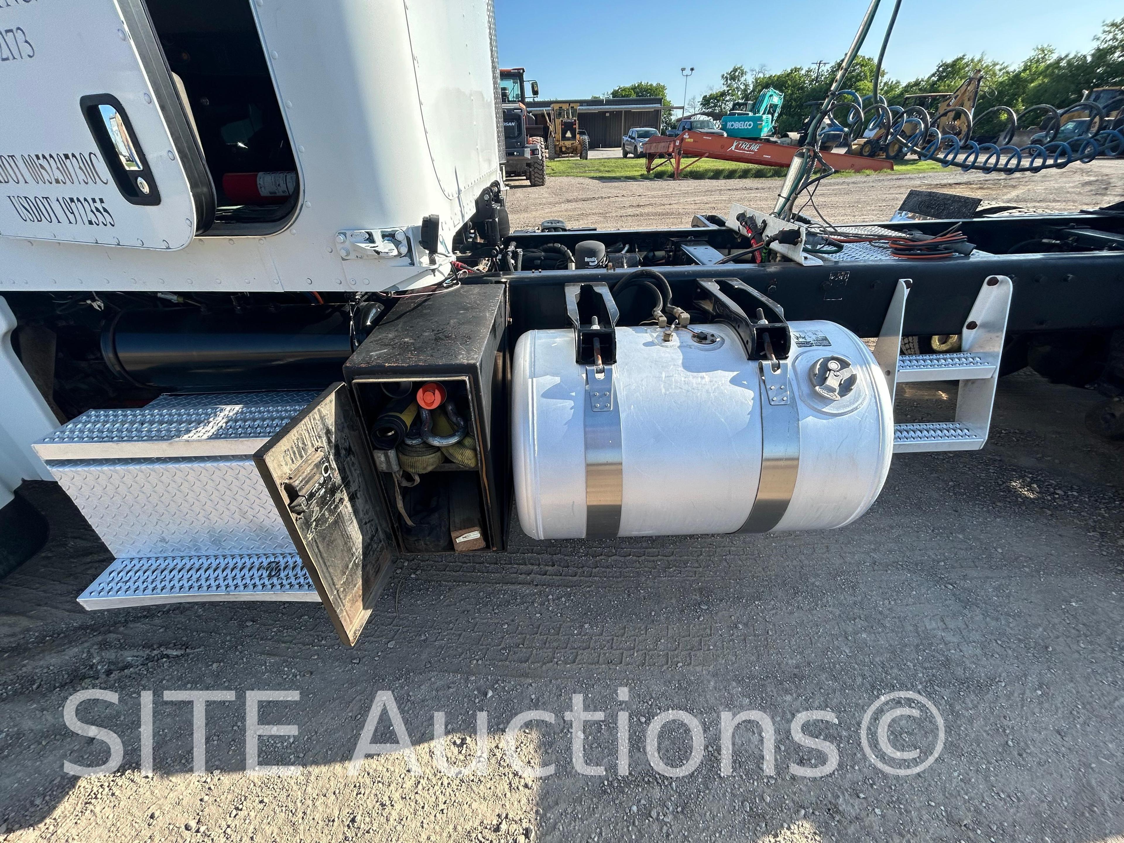 2012 Peterbilt 367 T/A Daycab Truck Tractor