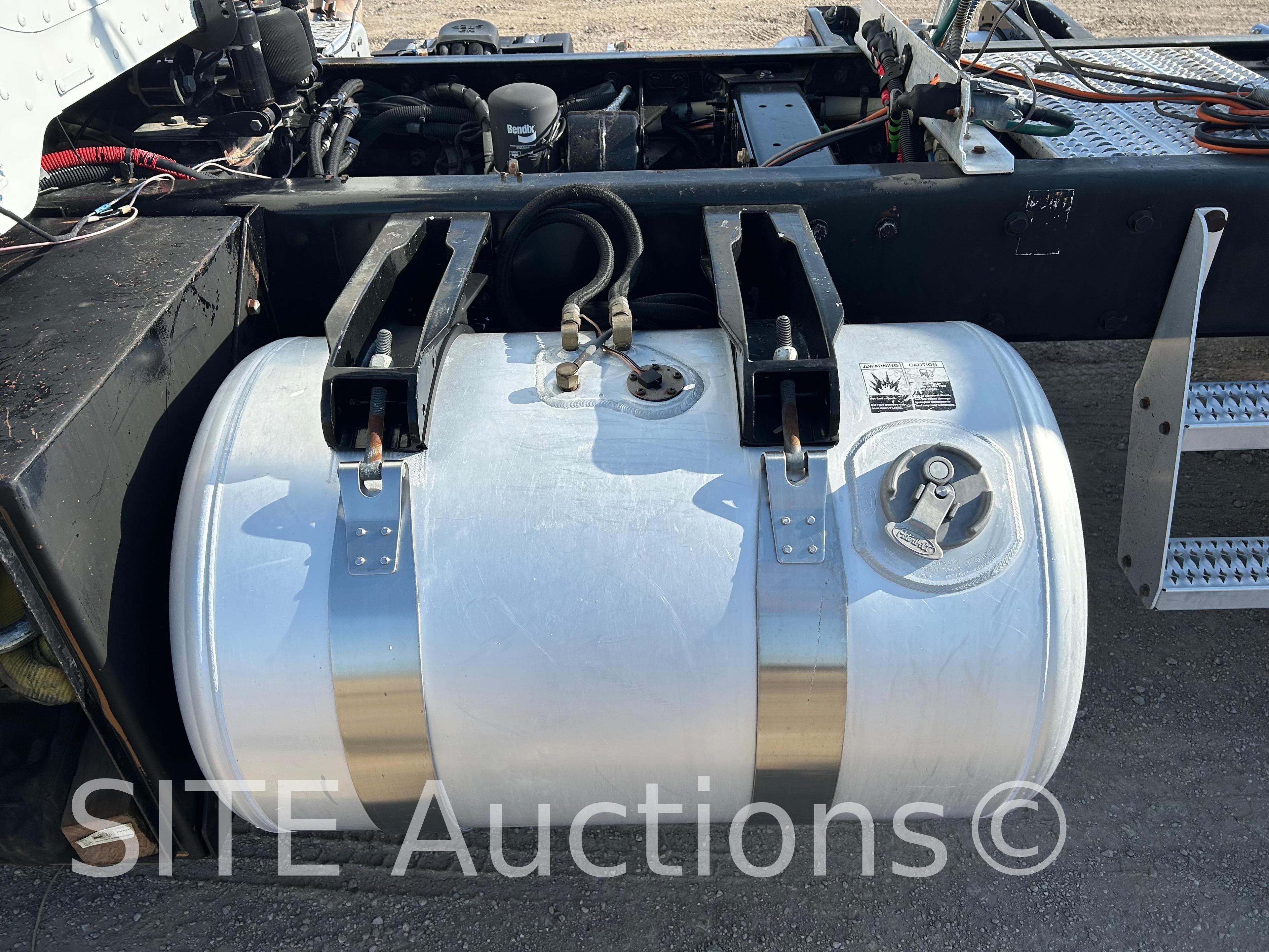 2012 Peterbilt 367 T/A Daycab Truck Tractor