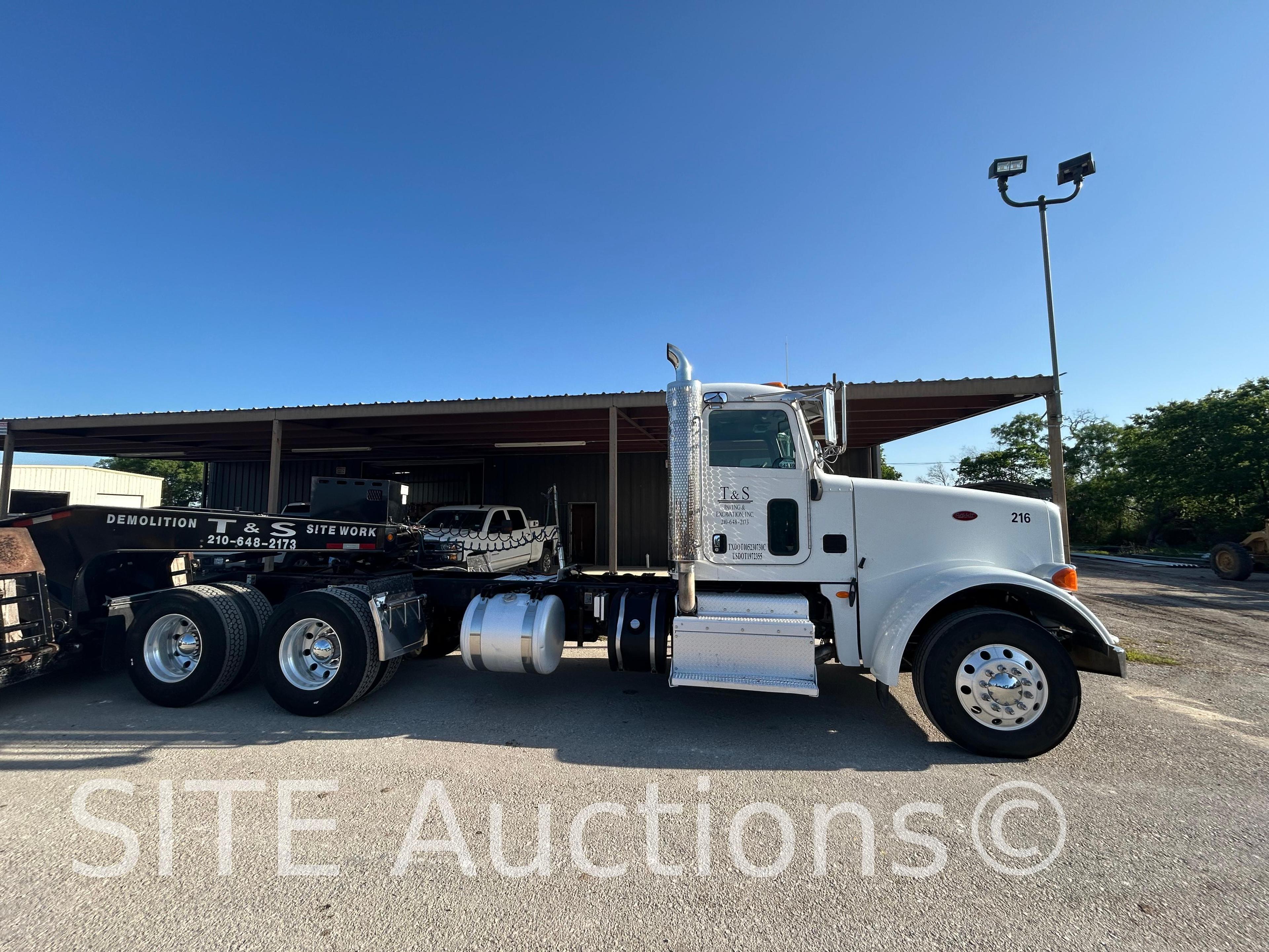 2012 Peterbilt 367 T/A Daycab Truck Tractor