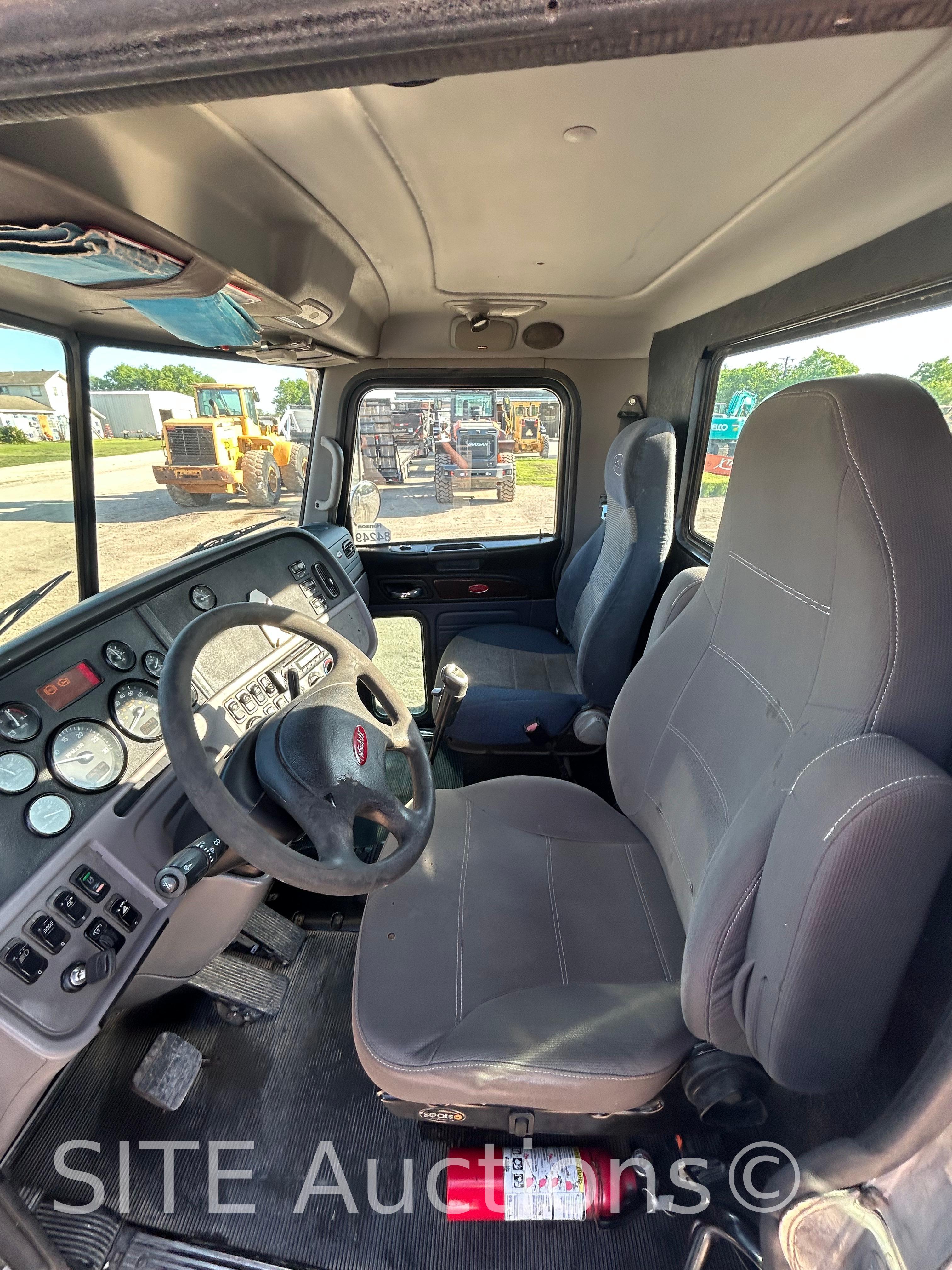 2012 Peterbilt 367 T/A Daycab Truck Tractor