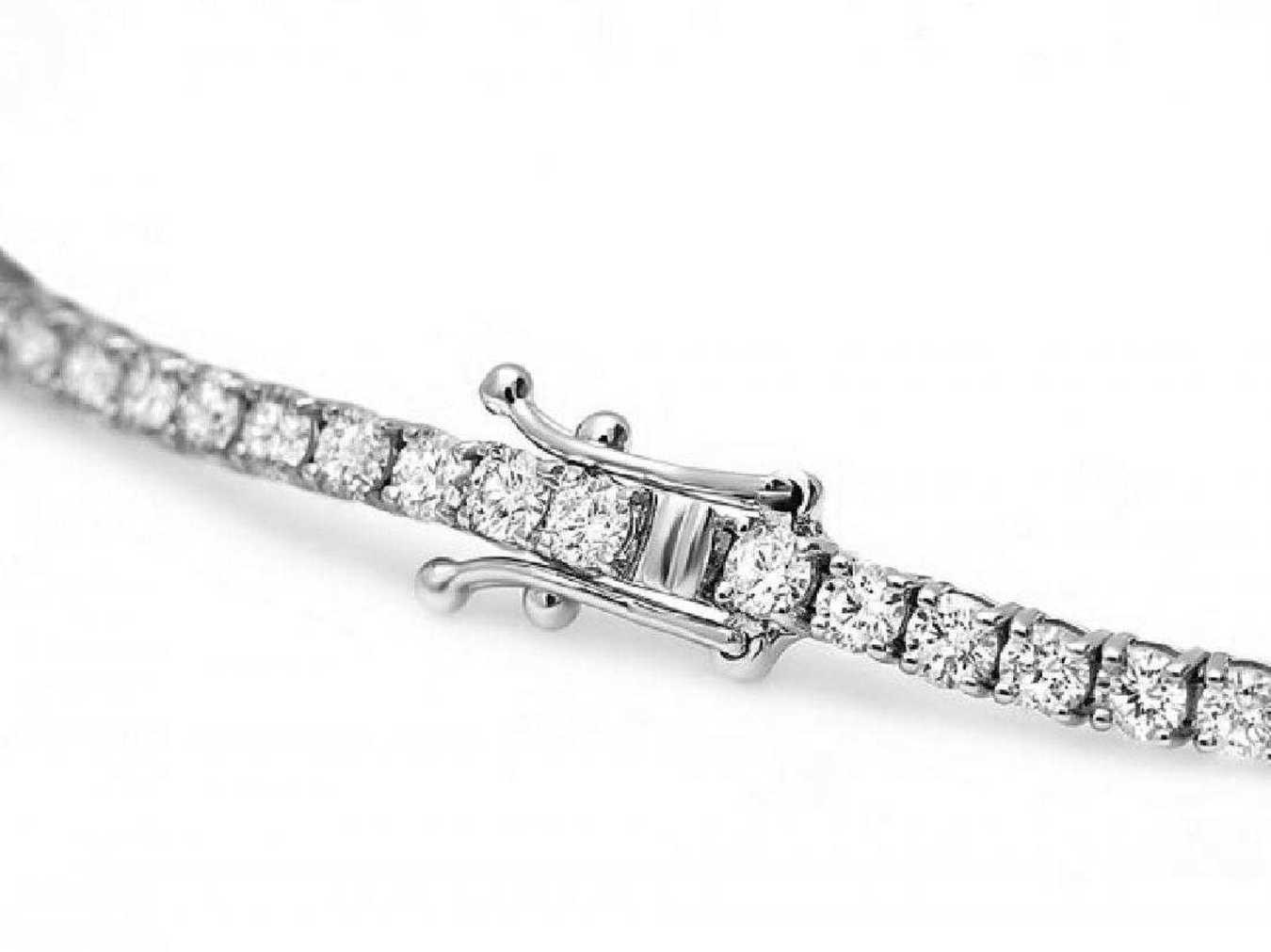 18K White Gold and 4.38ct Diamond Bracelet