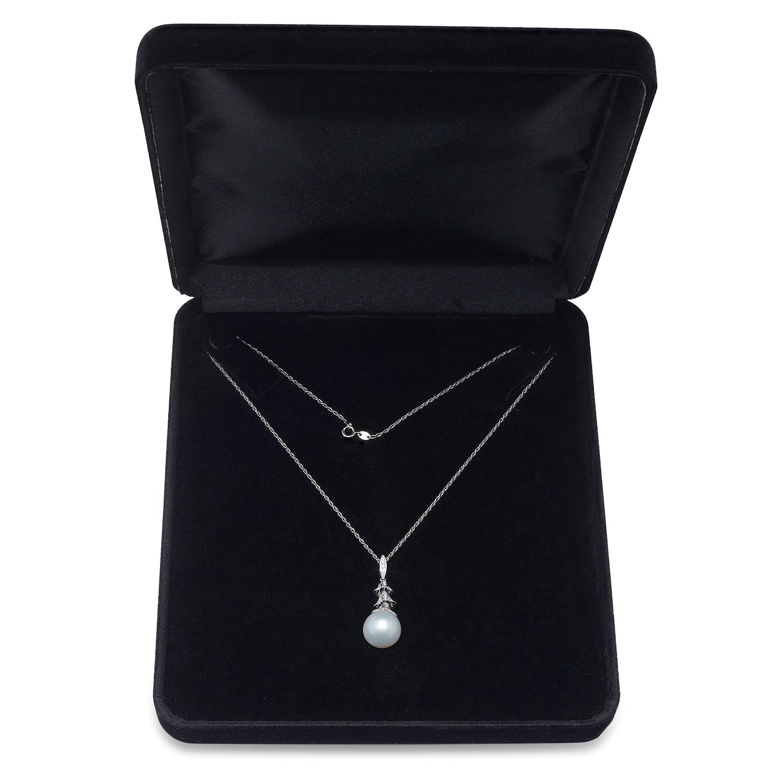 18K White Gold Setting and Platinum Chain with 13mm South Sea pearl and 0.27ct Diamond Pendant