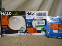 Halo SLD 4 in. White Integrated LED Ceiling Mount Light Fixture, $225.91 Est. Retail Value