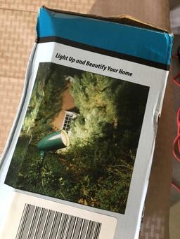 Hubbell-Bell 5820-8 Bullet Lampholder, Green, $40.22 Est. Retail Value
