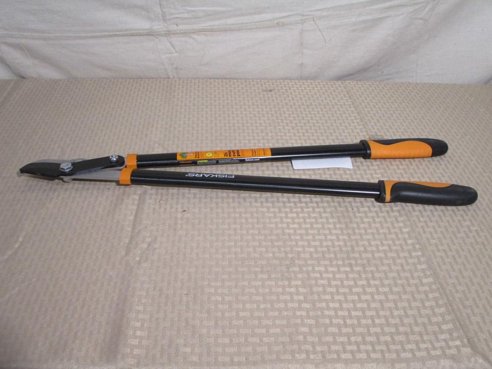 Fiskars 9138 Power-Lever Bypass Lopper, 28-Inch, $37.92 Est. Retail Value