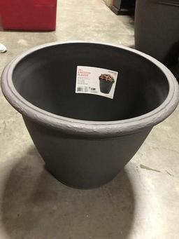 Garden by Artech KR24ABG-ERSC24 24 in. Resin Barcelona Planter - Antique Bronze. $81 MSRP