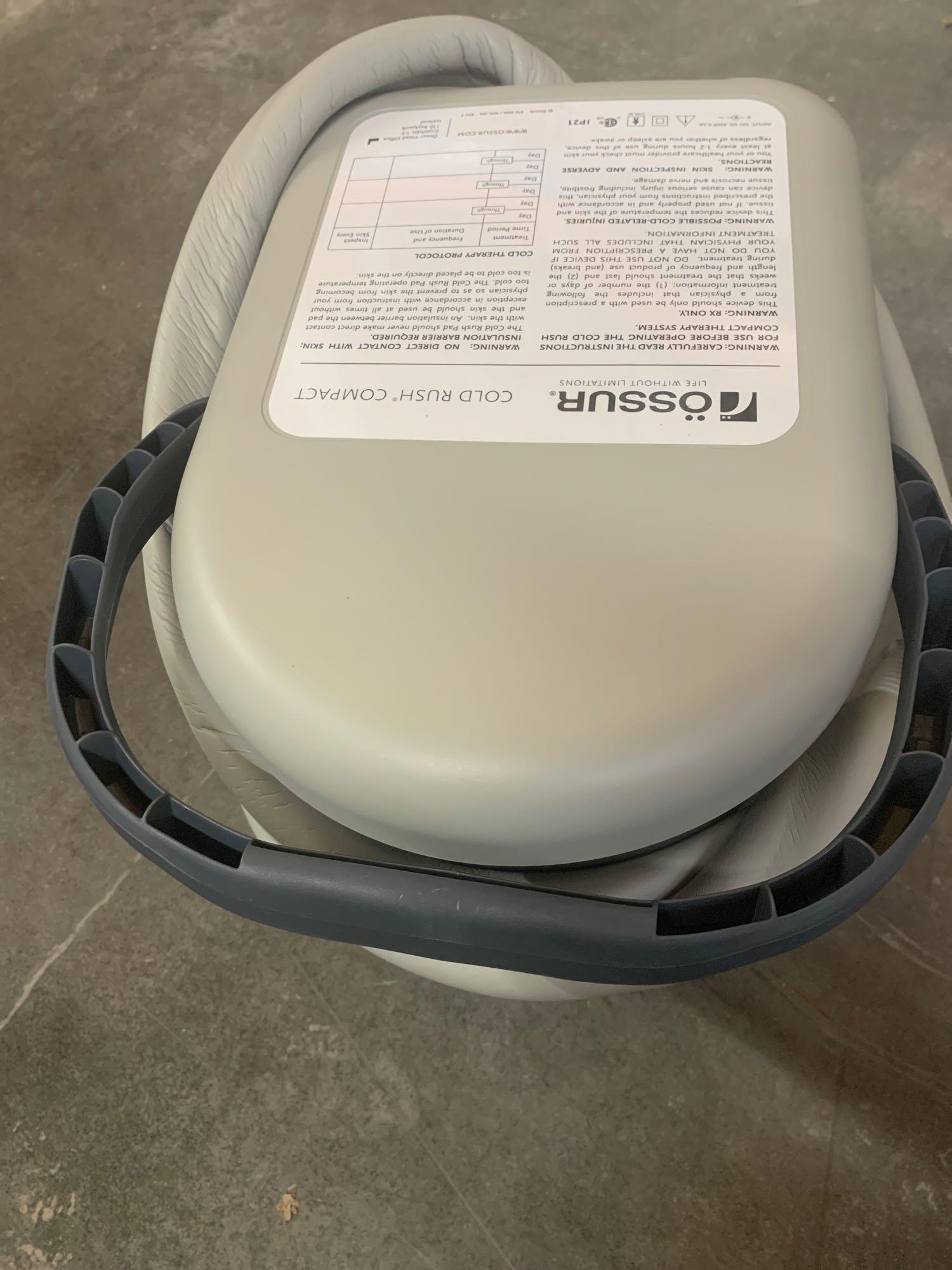 Ossur Cold Rush Compact System and Pads (with Knee Pad)