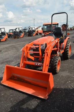 Kubota B2601 w/ LA434 loader, hydro, 4wd, 21 hrs, 540 pto, 3pt, toplink, open station, (like new)