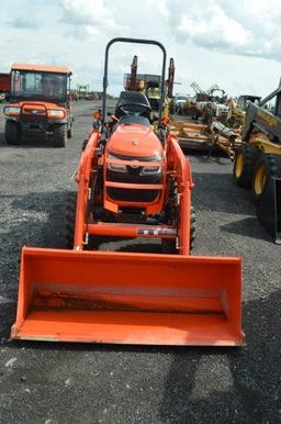 Kubota B2601 w/ LA434 loader, hydro, 4wd, 21 hrs, 540 pto, 3pt, toplink, open station, (like new)