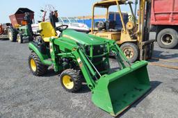 '16 JD 1025R w/ H120 loader, 57 hrs, 4wd, 540 pto, 3 cylinder diesel engine, extra lighting package,
