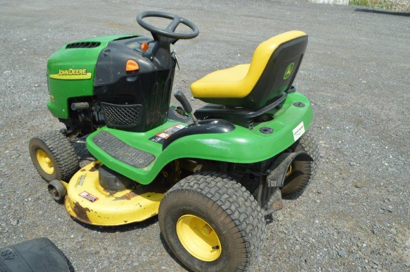 JD L108 automatic w/ 42'' deck, gas