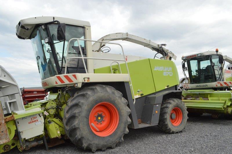 '04 Claas 870 Speedstar chopper w/ 4,851/4,046 hrs, kernel processor, autolube, 4wd, 800/65R32 front