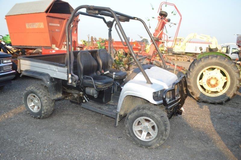 '09 JD 620I Special Edition gator, 4wd, 684 hrs, manual dumping bed, lights