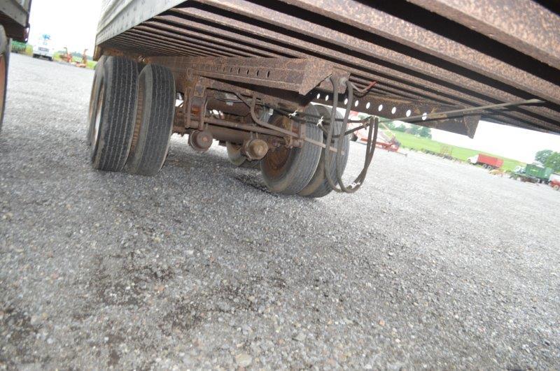 '87 trailmobile enclosed utility trailer (no title)