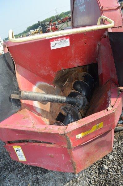 Miller Pro 1060 forage chopper w/ new trough