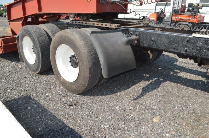 '04 Mack Vision CX613 semi tractor w/ 357,025 miles, Eaton Fuller 10 speed trans, 427 Mack motor, VI