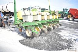 JD 7000 6 row planter