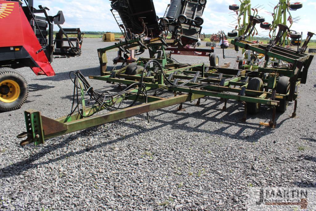 JD 960 24' field cultivator
