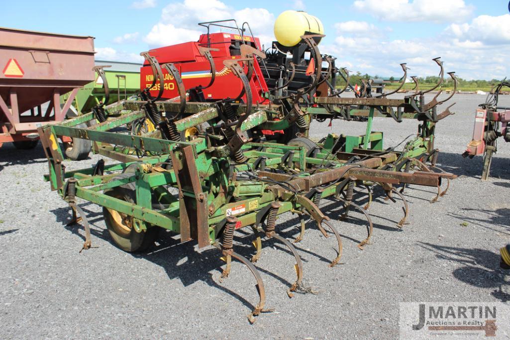 JD 960 24' field cultivator