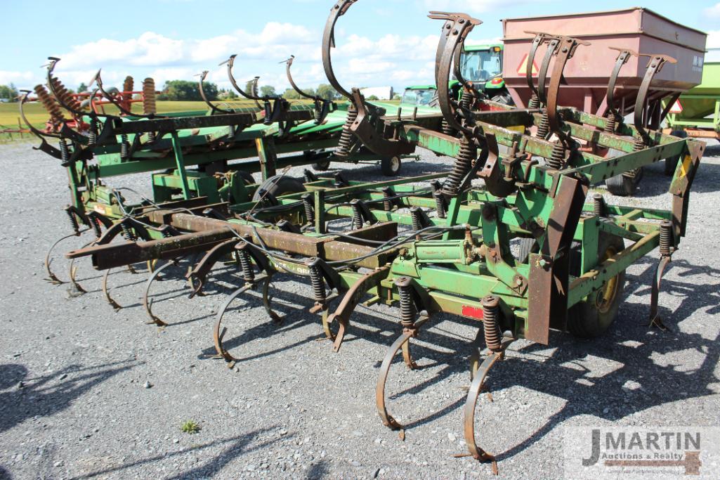 JD 960 24' field cultivator