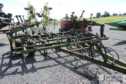 JD 960 24' field cultivator