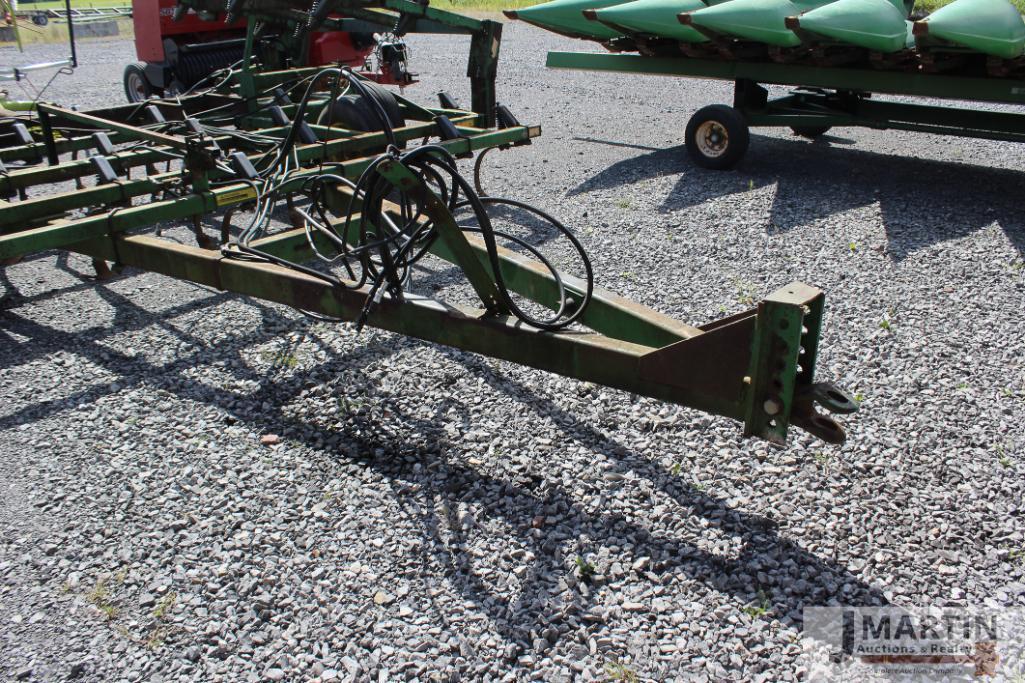JD 960 24' field cultivator