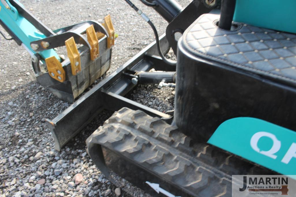 2023 QH12 Mini-excavator w/rubber tracks, thumb,gas (new)