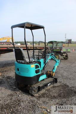 2023 QH12 Mini-excavator w/rubber tracks, thumb,gas (new)