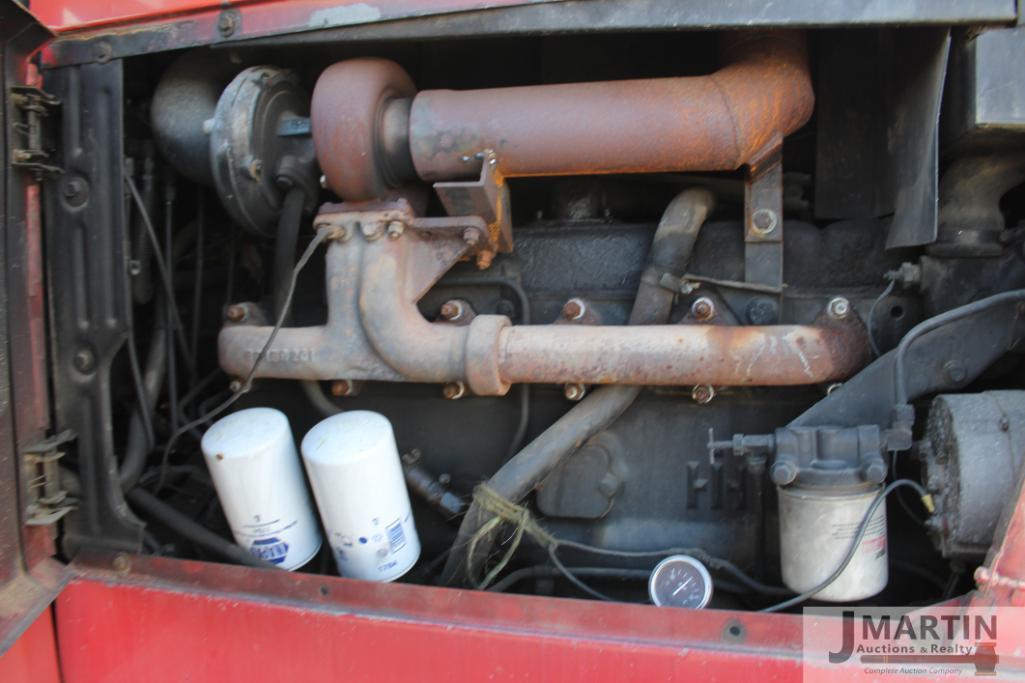 IH 5488 tractor