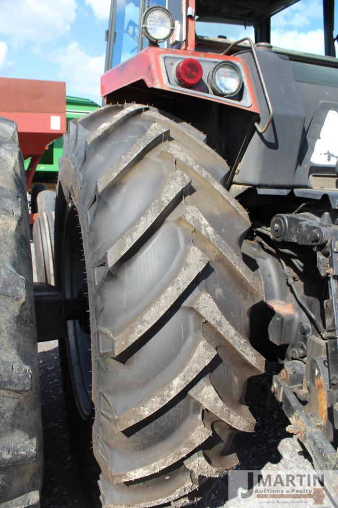 IH 5488 tractor