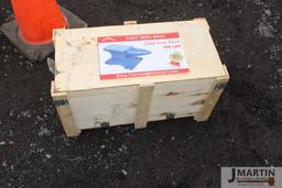 Unused 200# cast iron anvil