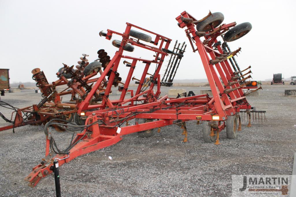 CIH 28' field cultivator