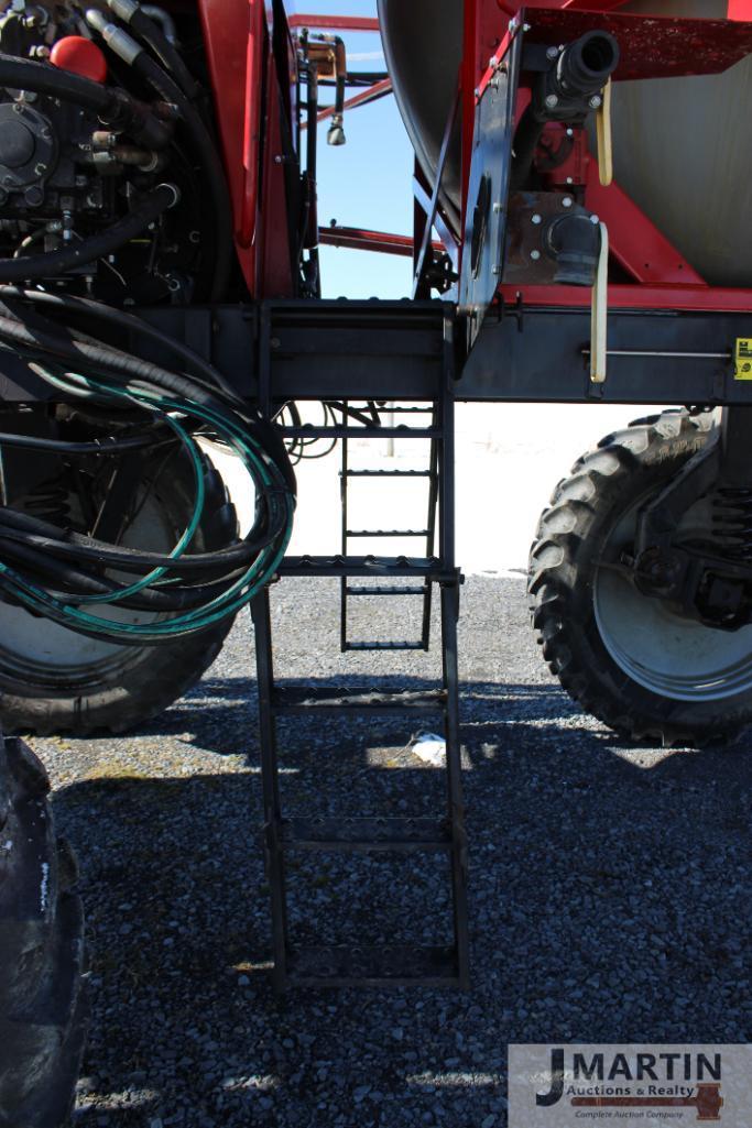 CIH Partiot SPX3185 self propelled sprayer