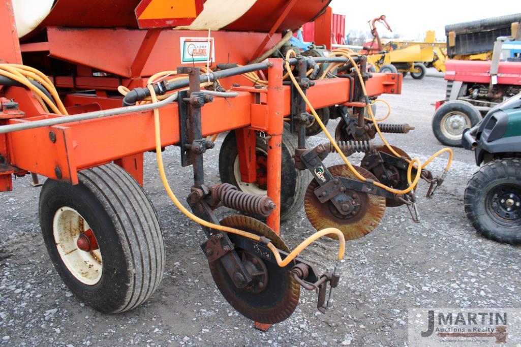 Clark nitrogen applicator
