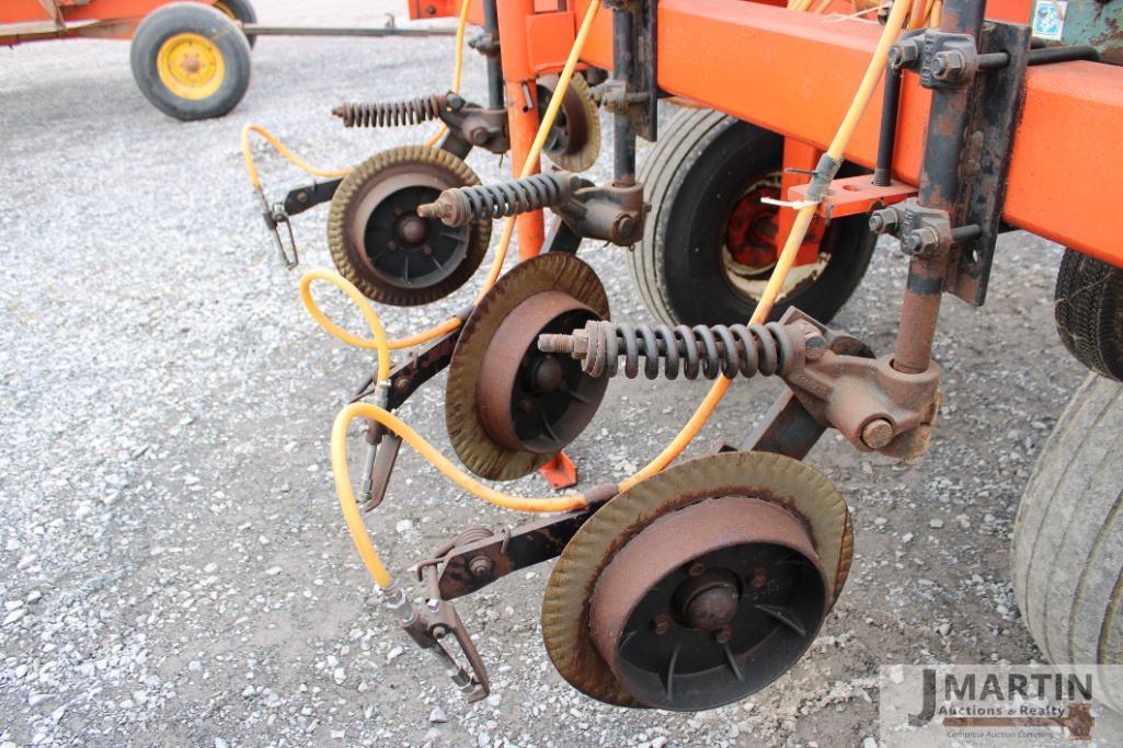 Clark nitrogen applicator