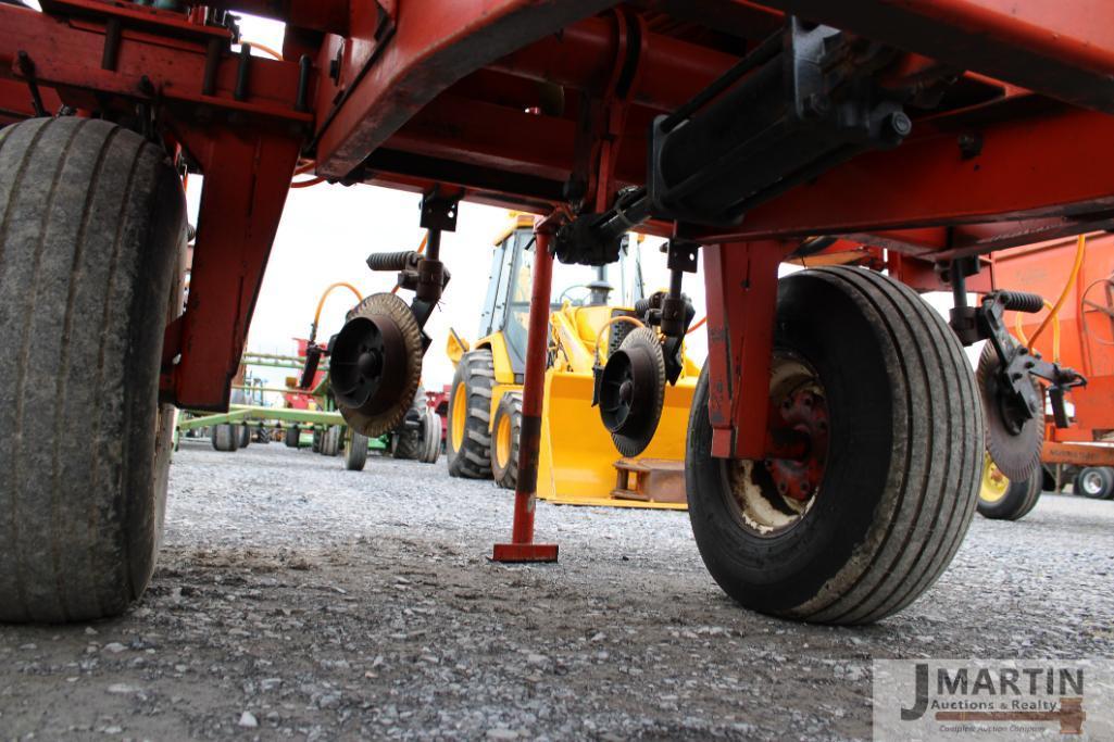 Clark nitrogen applicator