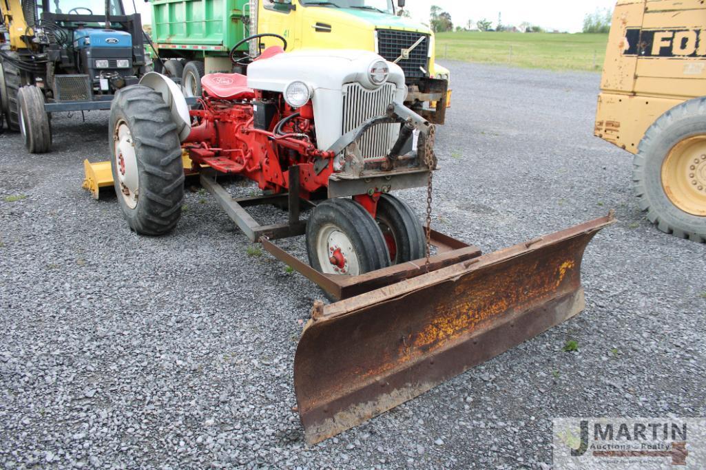 1957 Ford 960 tractor