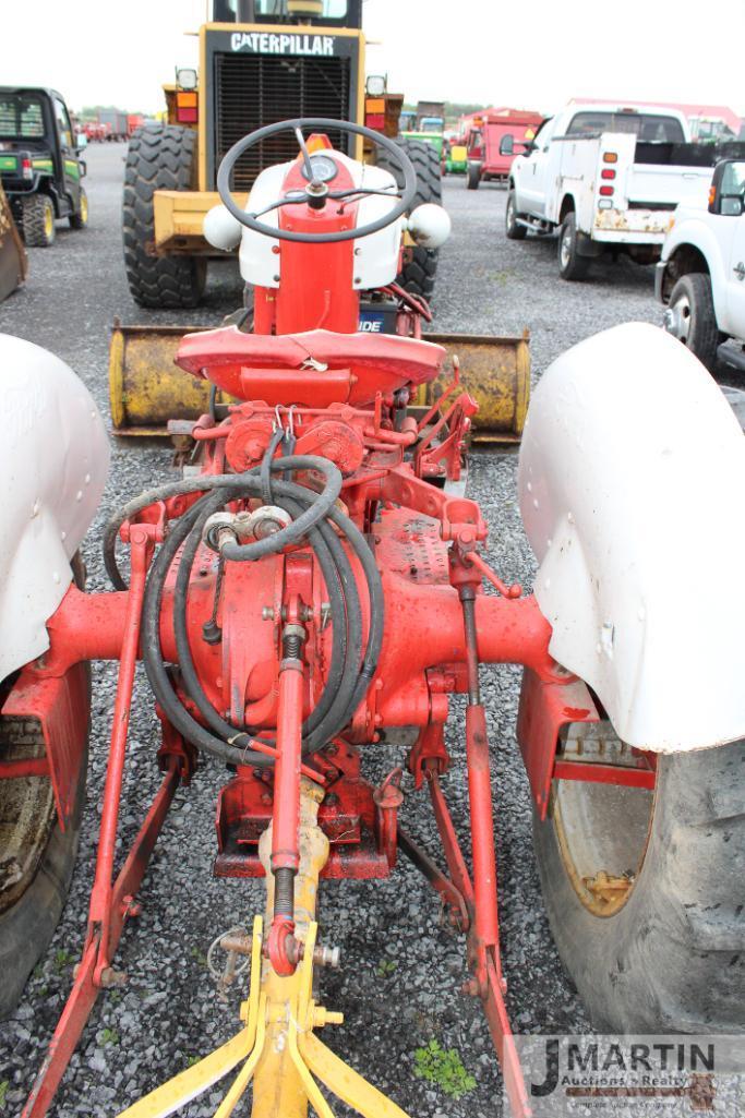 1957 Ford 960 tractor