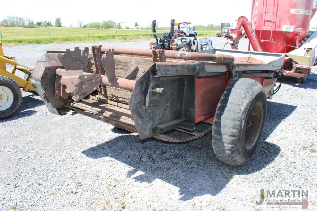 NI 351B manure spreader