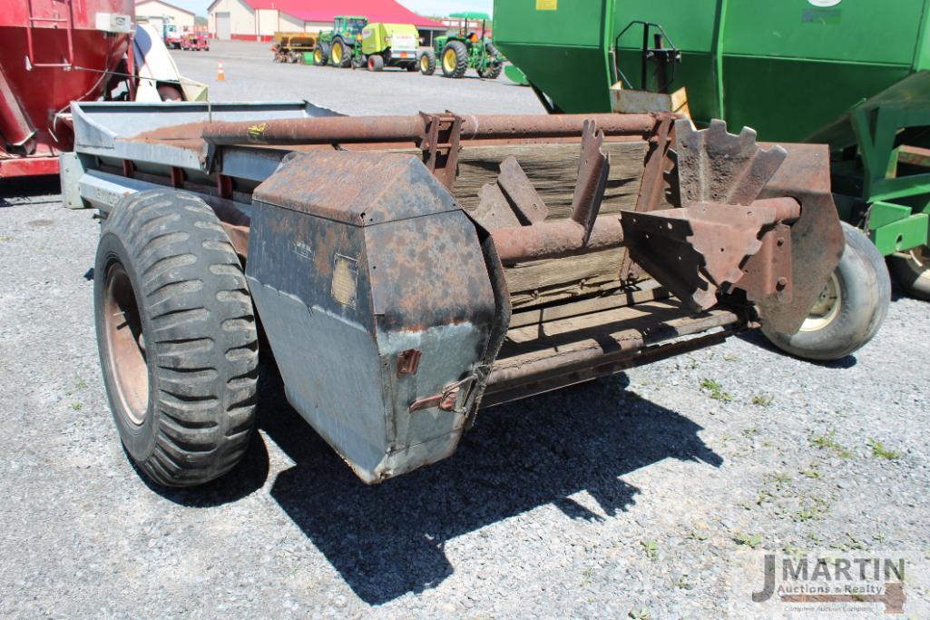 NI 351B manure spreader