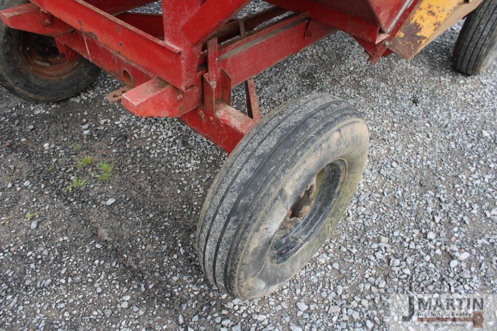 J&M 350bu gravity wagon