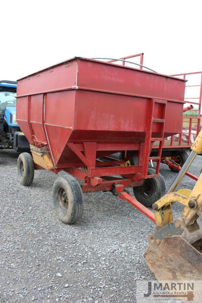 J&M 350bu gravity wagon