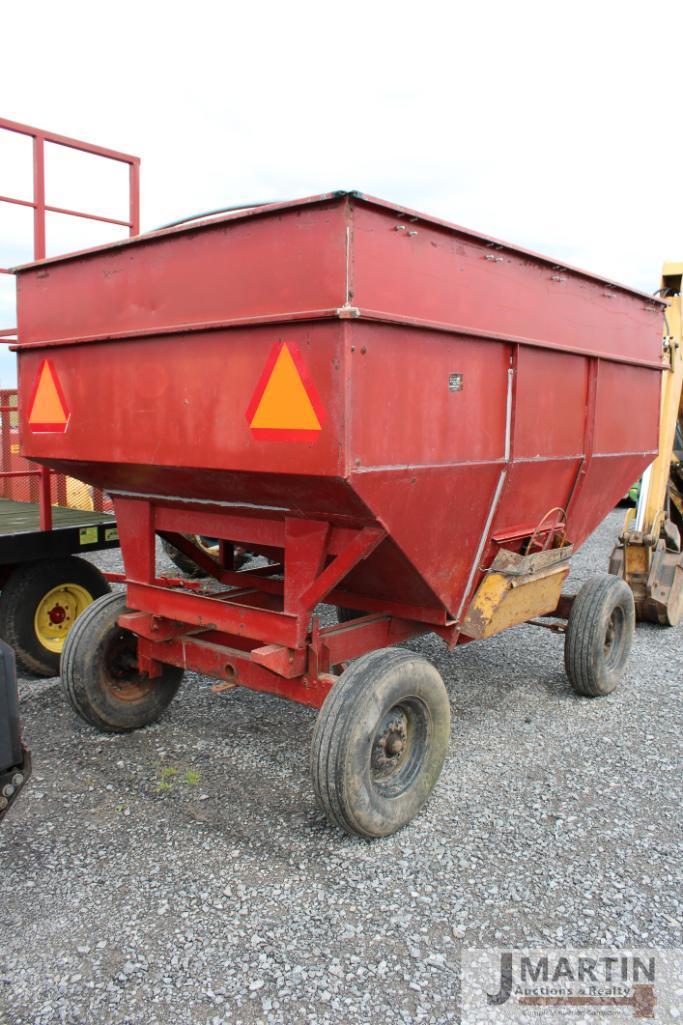 J&M 350bu gravity wagon