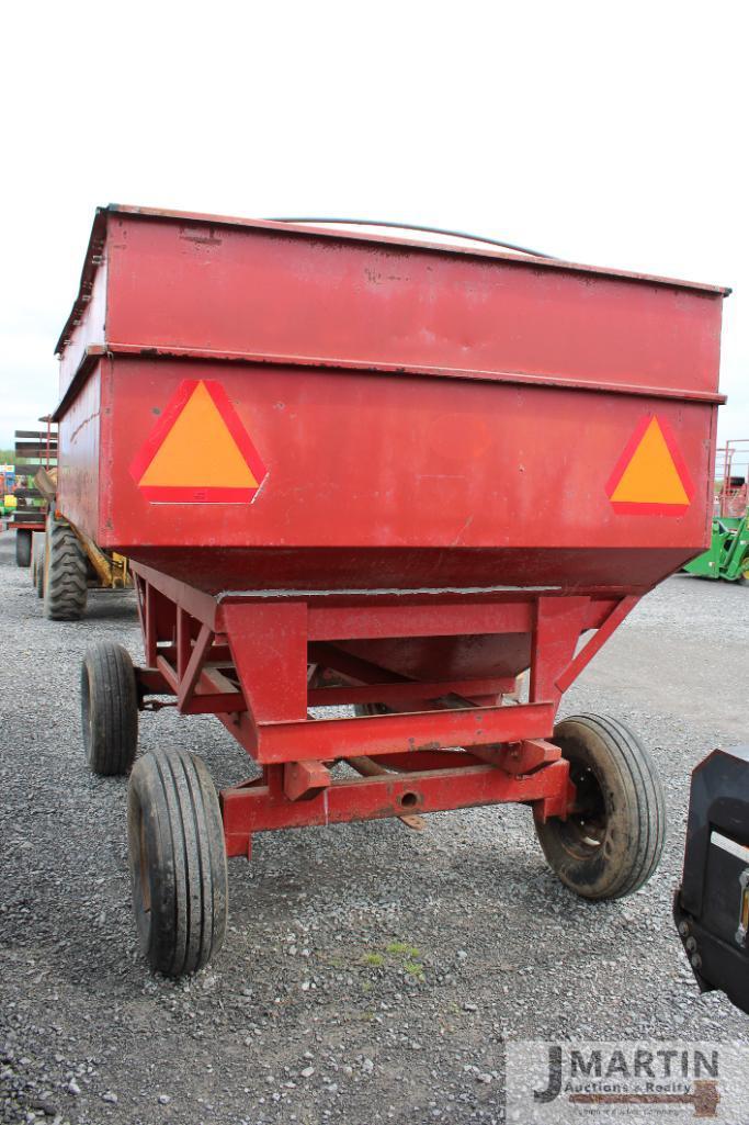 J&M 350bu gravity wagon