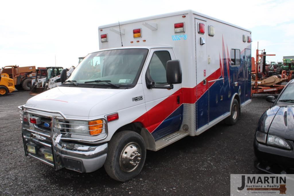 2003 Ford EL450 ambulance