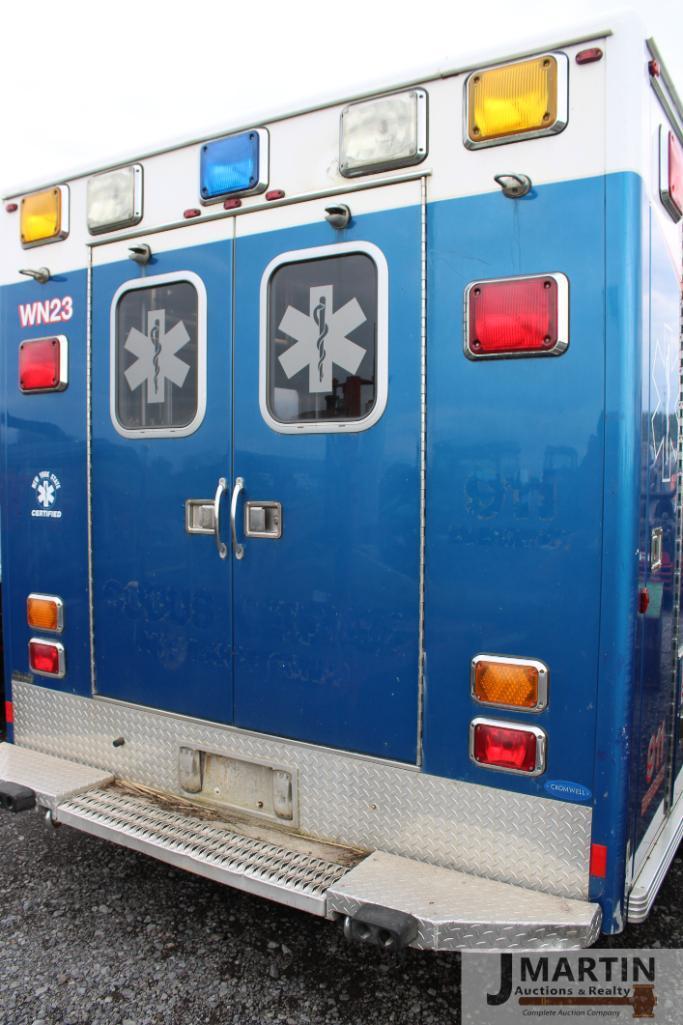 2003 Ford EL450 ambulance