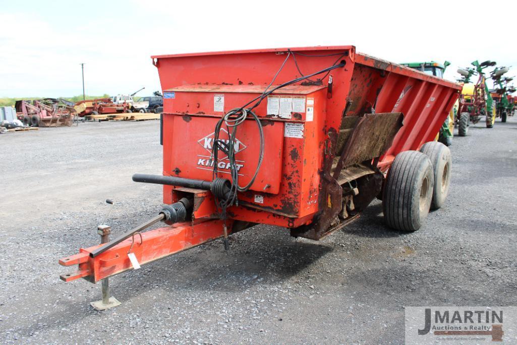 Kuhn Knight 8124 slinger spreader